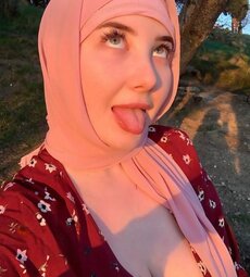 looking makes it hot_47