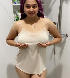 looking makes it hot_61