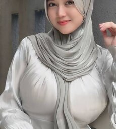 looking makes it hot_67