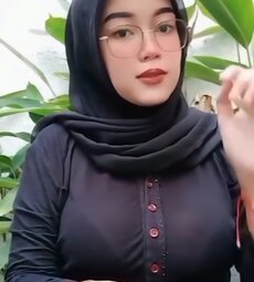 looking makes it hot_71