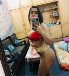 Cute Horny Girl Selfshot Pics