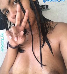Horny Latina with nice tits in the shower