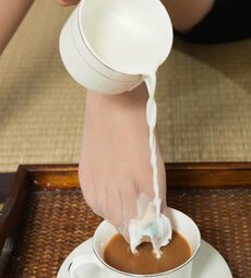 pretty lady dirty feet 118