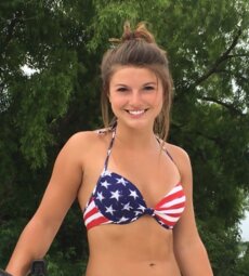 Hannah Barron Nude Fakes Dressed and undressed