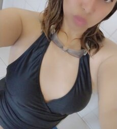 Luciendo el bikini negro desde la UABC mi amiga Liz