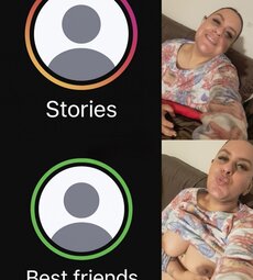 Feliz mostrando las tetas