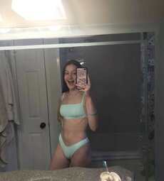 Slutty brunette Gets her nudes leaked