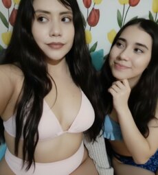 Aylin y su madre Nayeli igual de cachondas