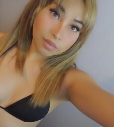 Luciendo el bikini negro