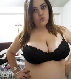 asi se luce un bra doble D