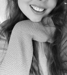 Sexy thick college girl teasing mirror selfies