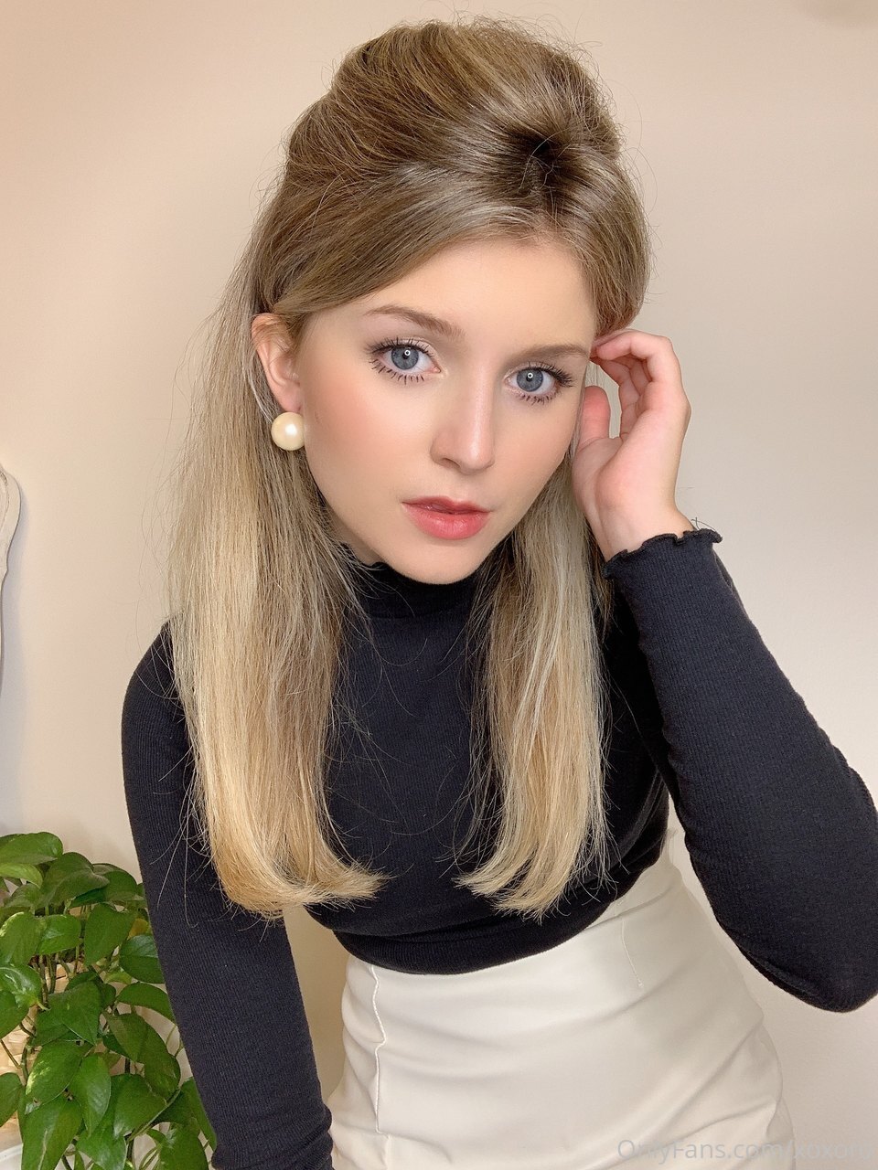 The Cutest Petite Blonde (xoxoro)