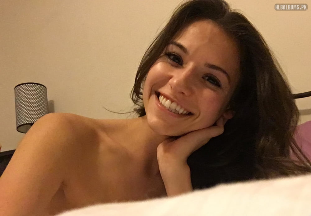 Sexy Ashley is sharing herself for you