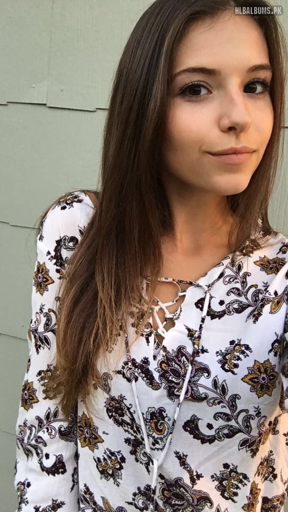 Sexy Ashley is sharing herself for you