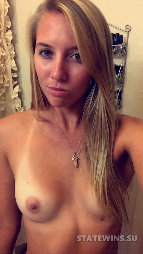 Volleyball Blonde Hottie