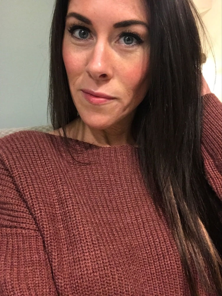 Beautiful Cumslut MILF Lily