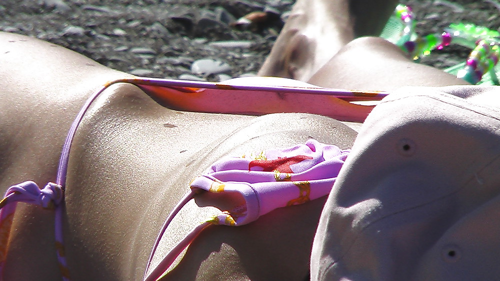 Bikini Bridge Pussy Flash