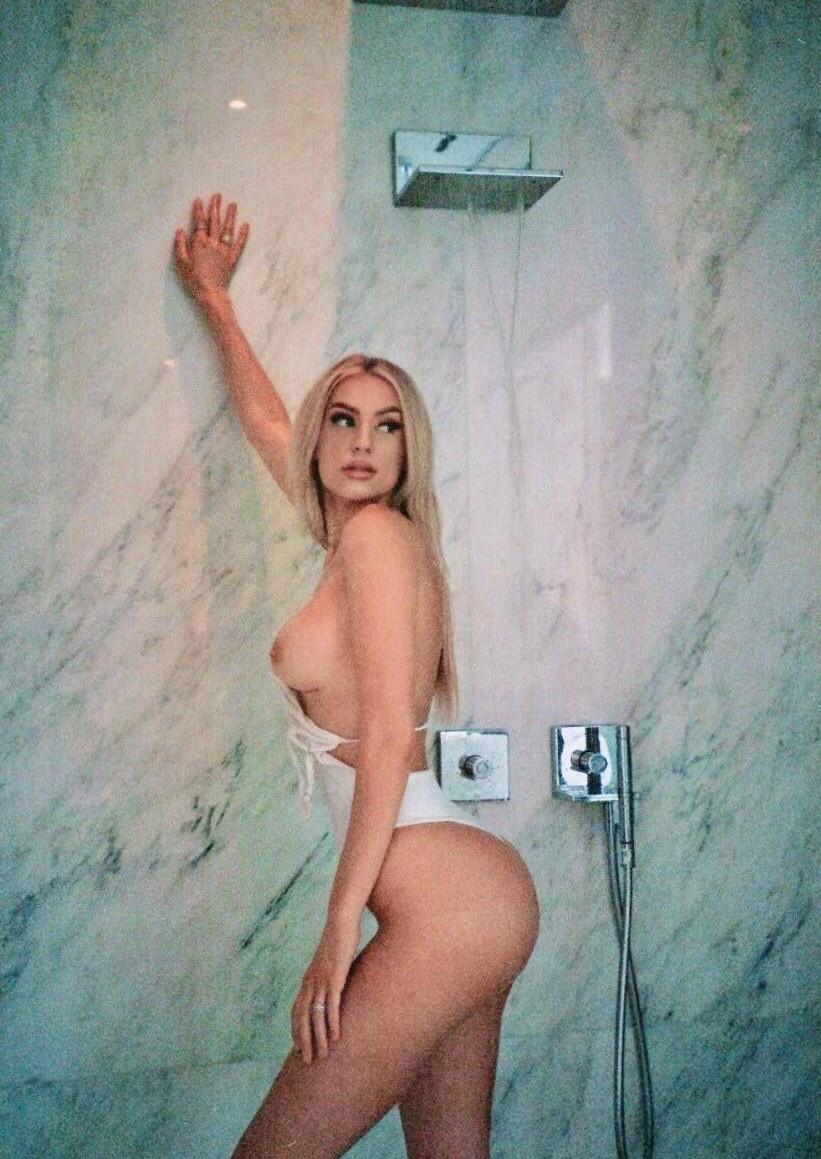 Tana Mongeau NUDE - OnlyFans