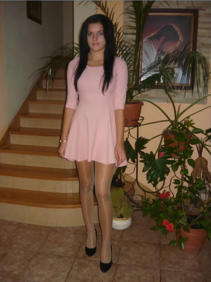 Cute girls, sexy tights and nice butts