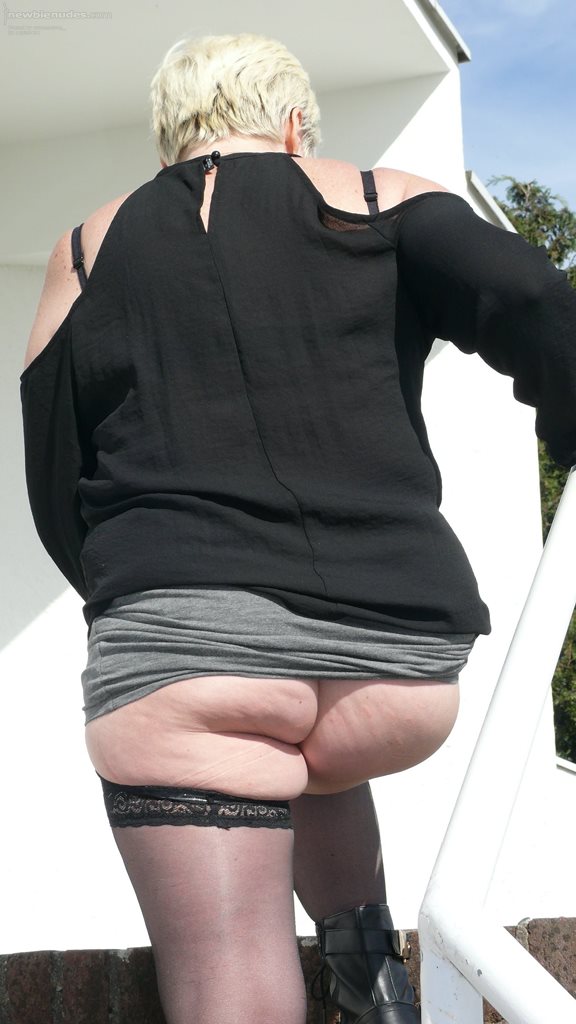 Mature mini skirt no pantie