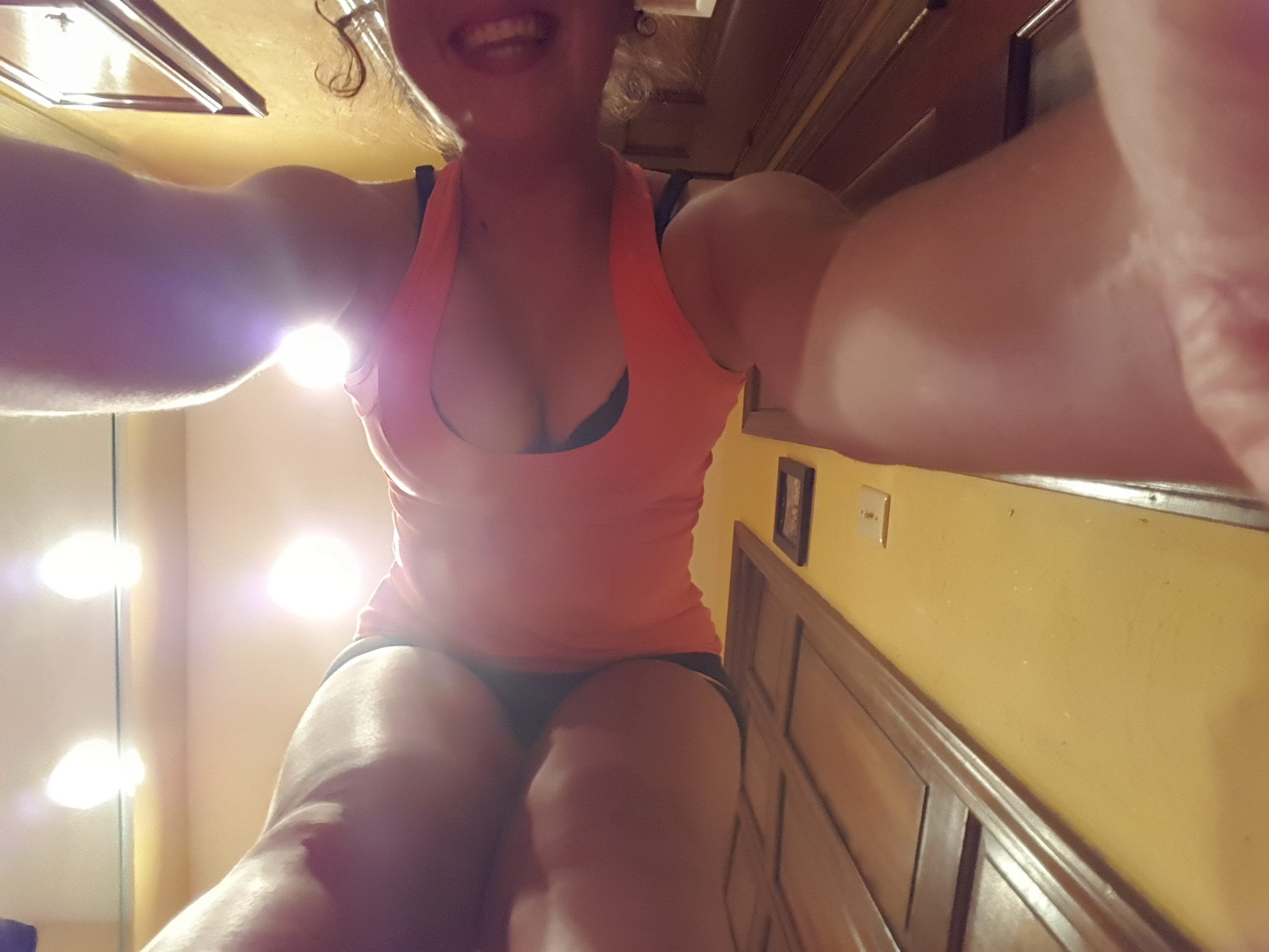 Working At The Gym Selfies