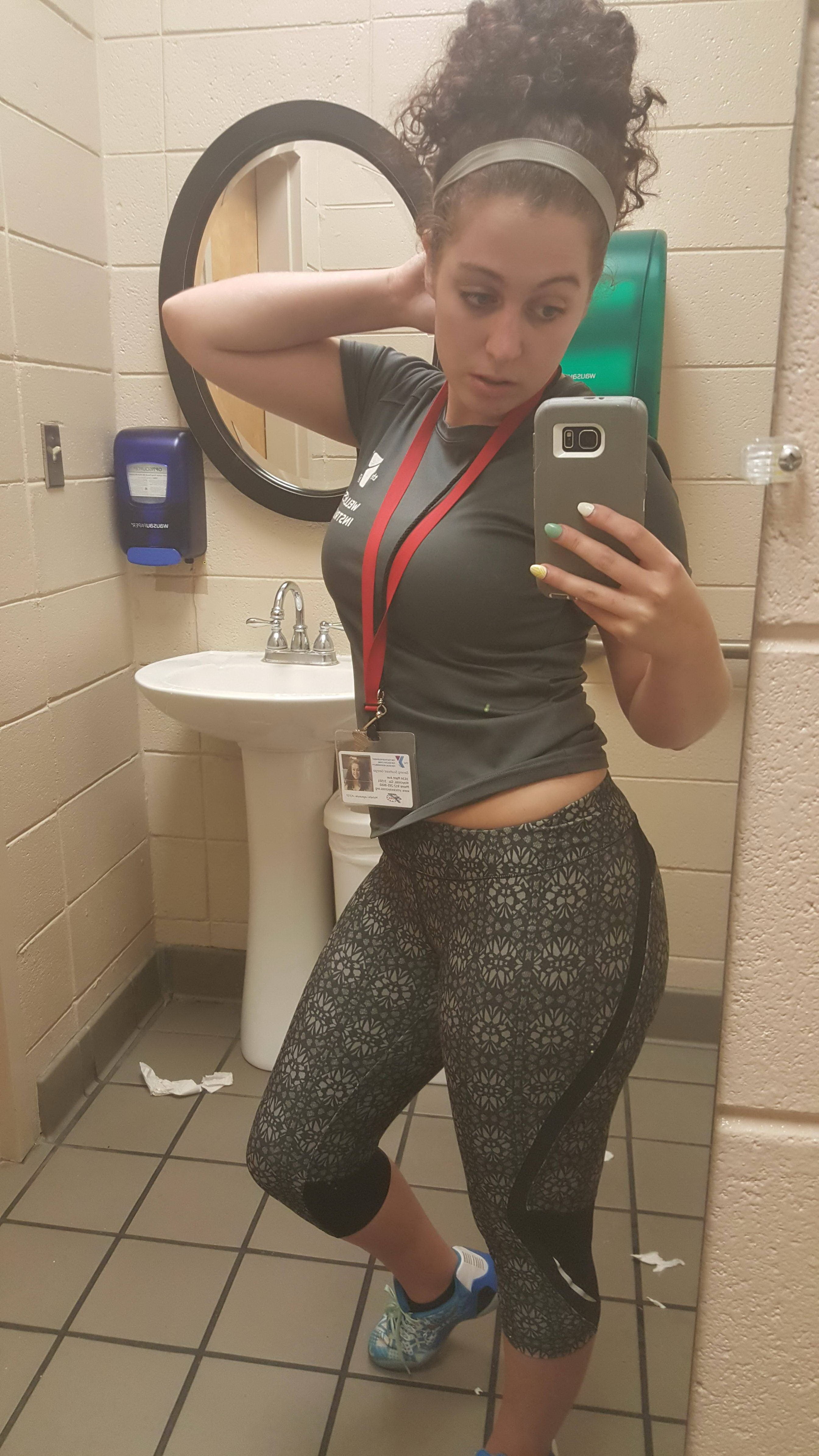 Working At The Gym Selfies