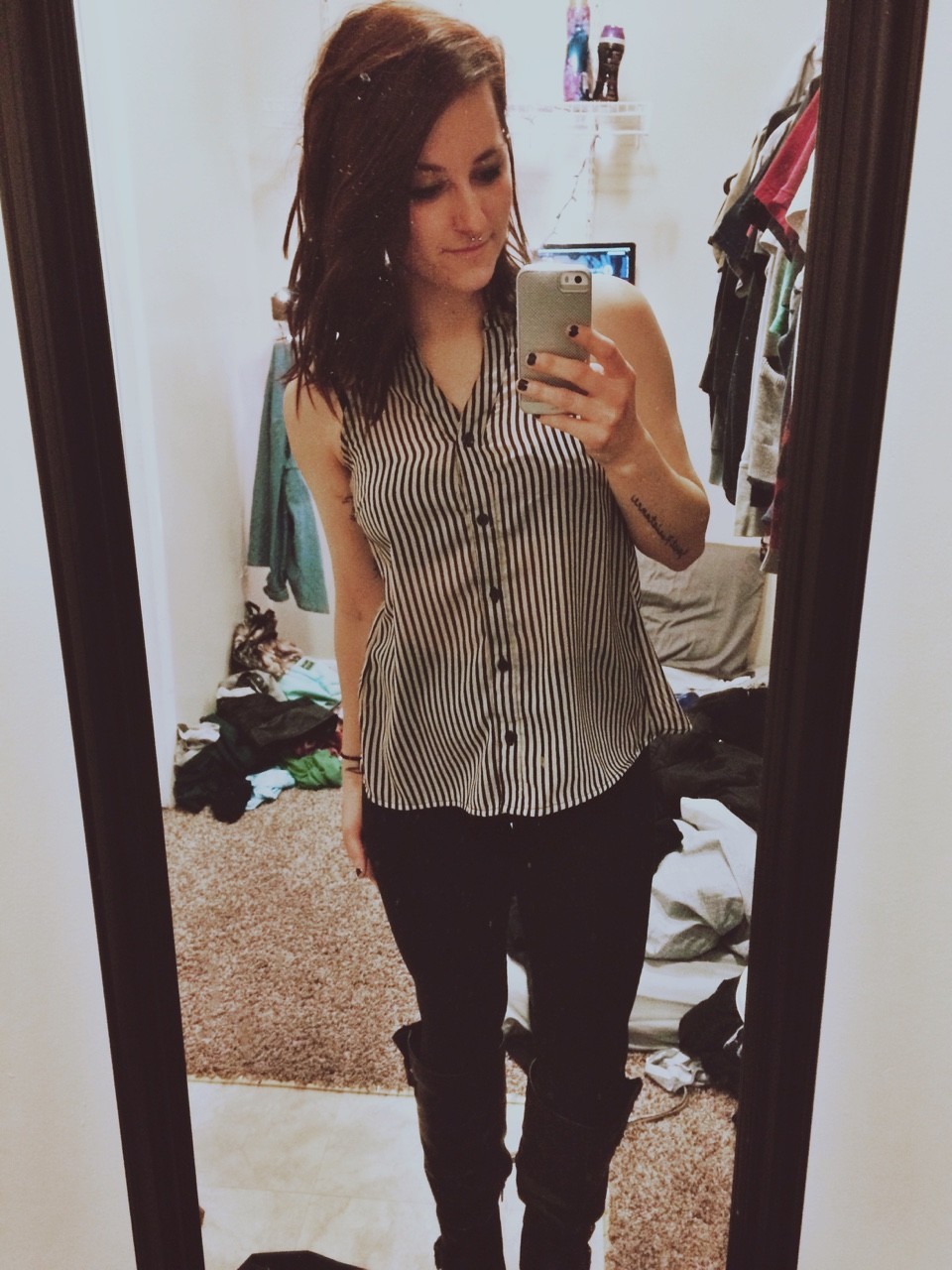 Tat Brunette Great Butt Tits Selfies