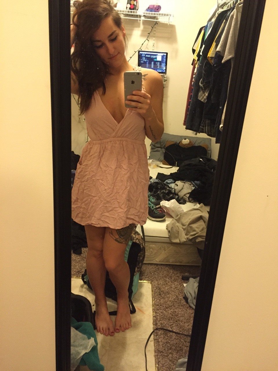 Tat Brunette Great Butt Tits Selfies