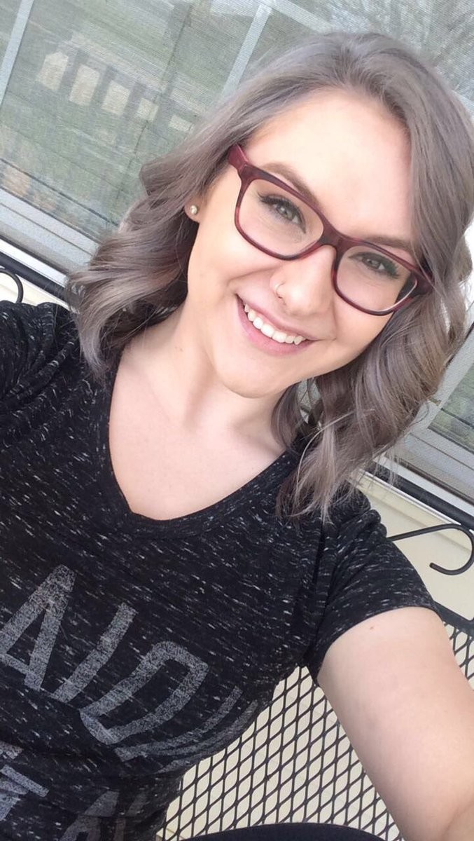 Fully Naked Blonde With Glasses Selfies