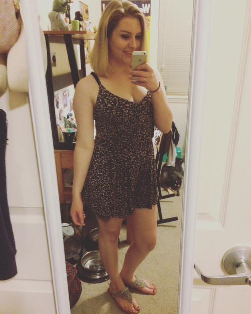 Fully Naked Blonde With Glasses Selfies