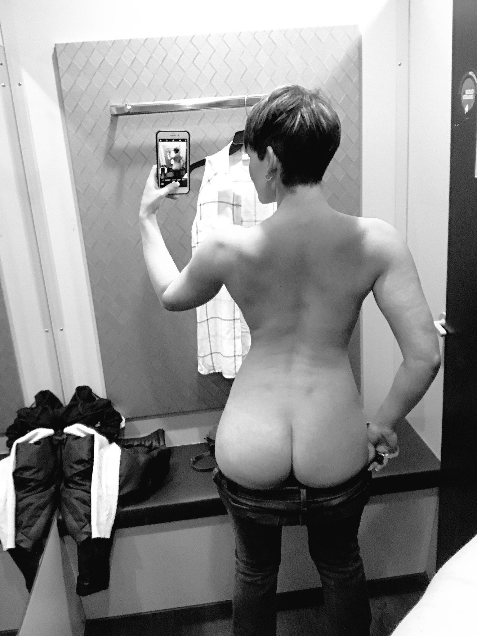 Short Hair Big Tits Selfies