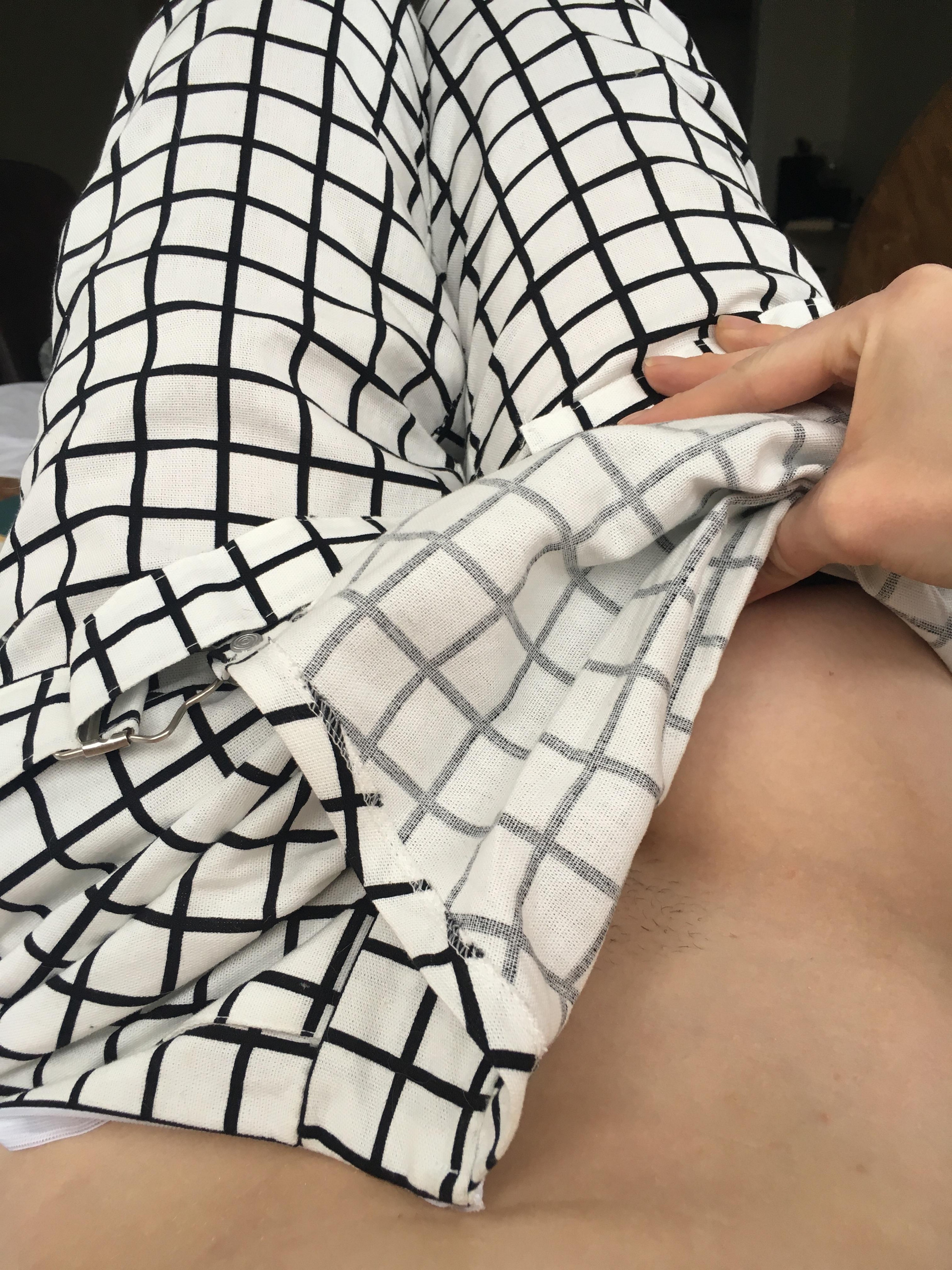 Drools The Gorgeous Brunette