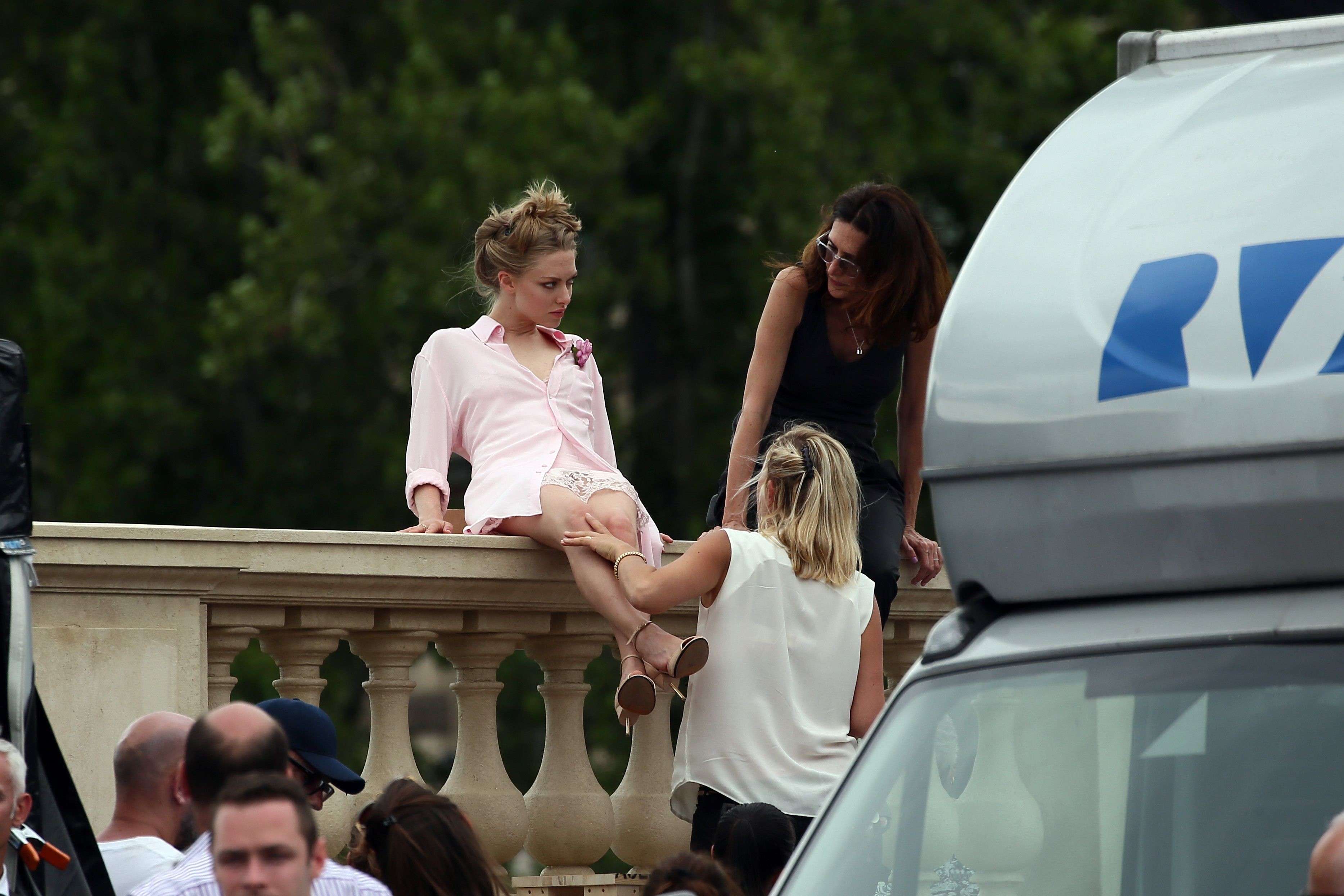 Amanda Seyfried Pussy Peek