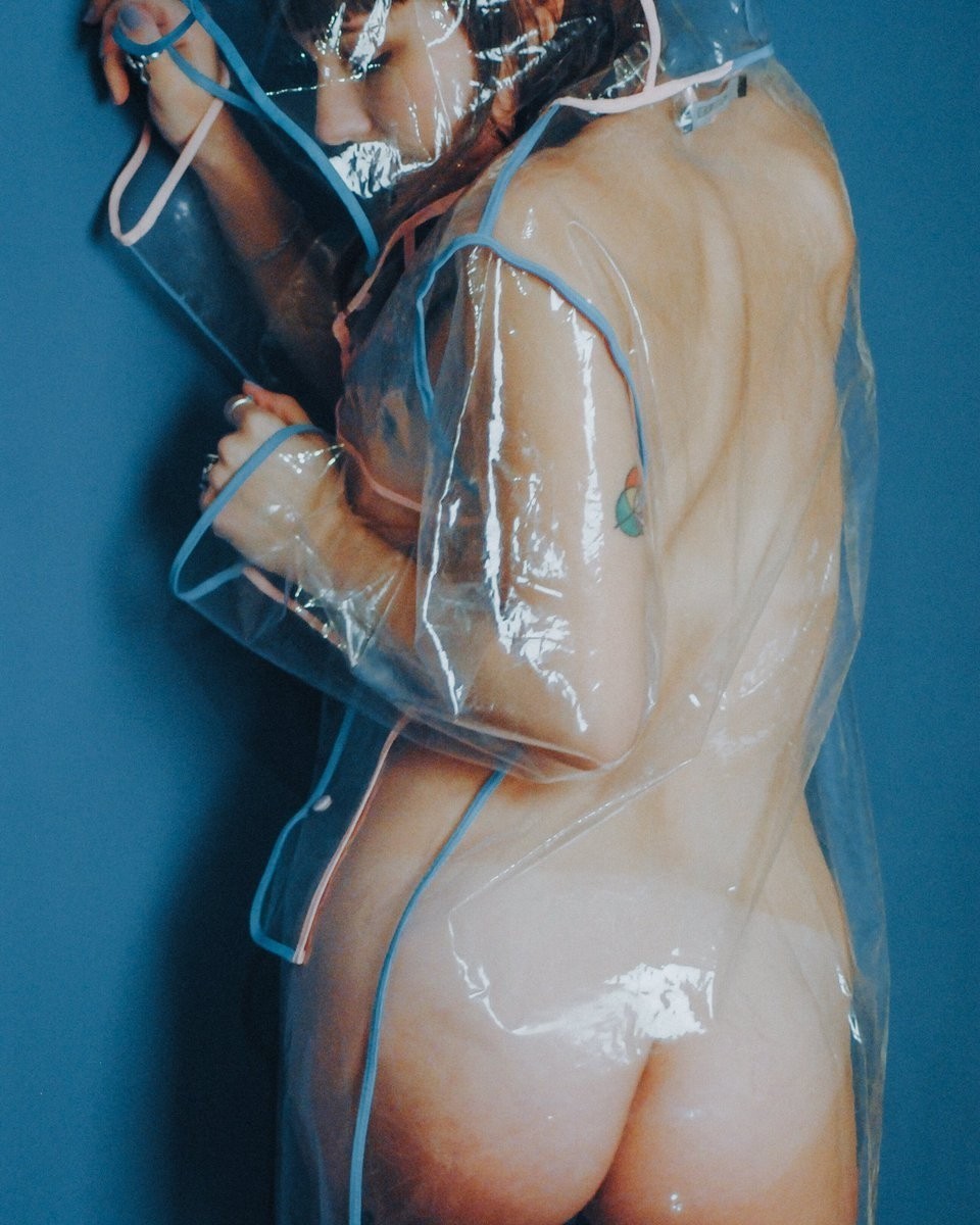 Awesome Bi Girls Selfies With Friends And Solo