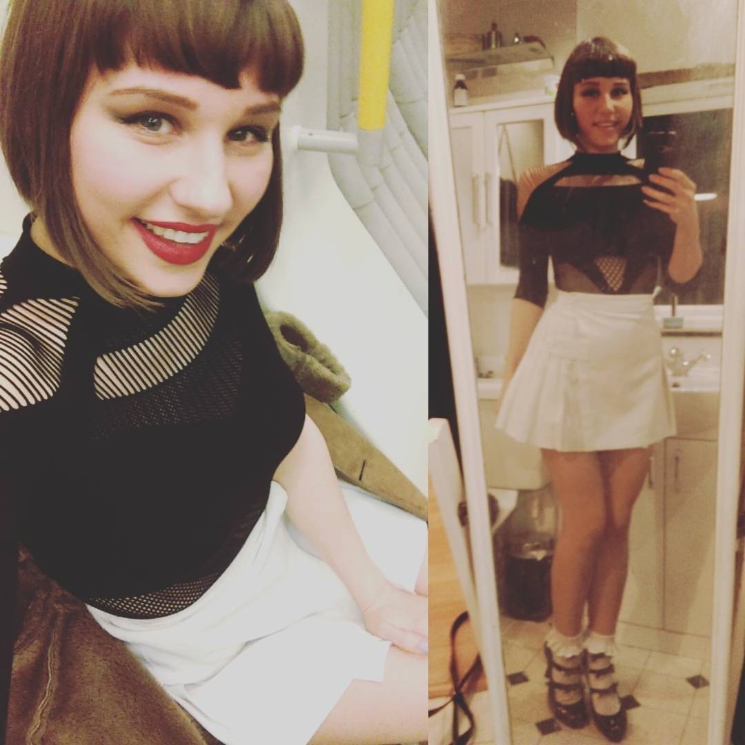 Awesome Bi Girls Selfies With Friends And Solo