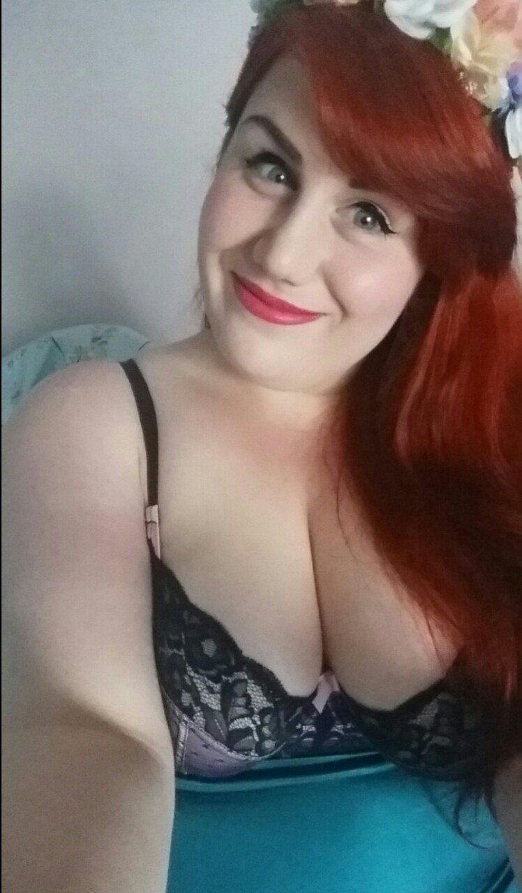 Chunky Big Belly Redhead