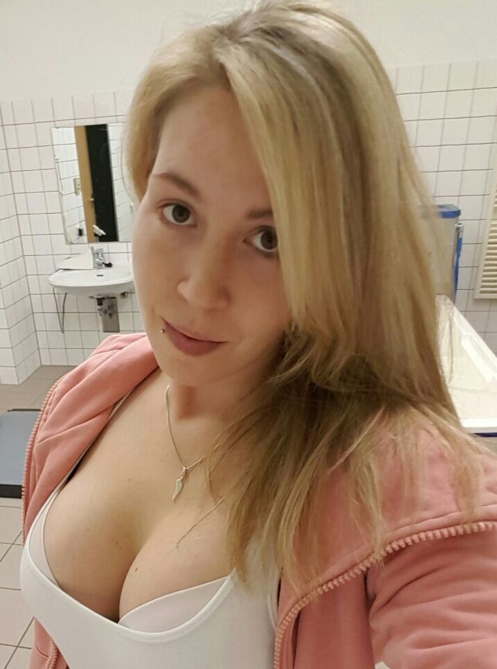 Christina Teil Sexy Blonde #1