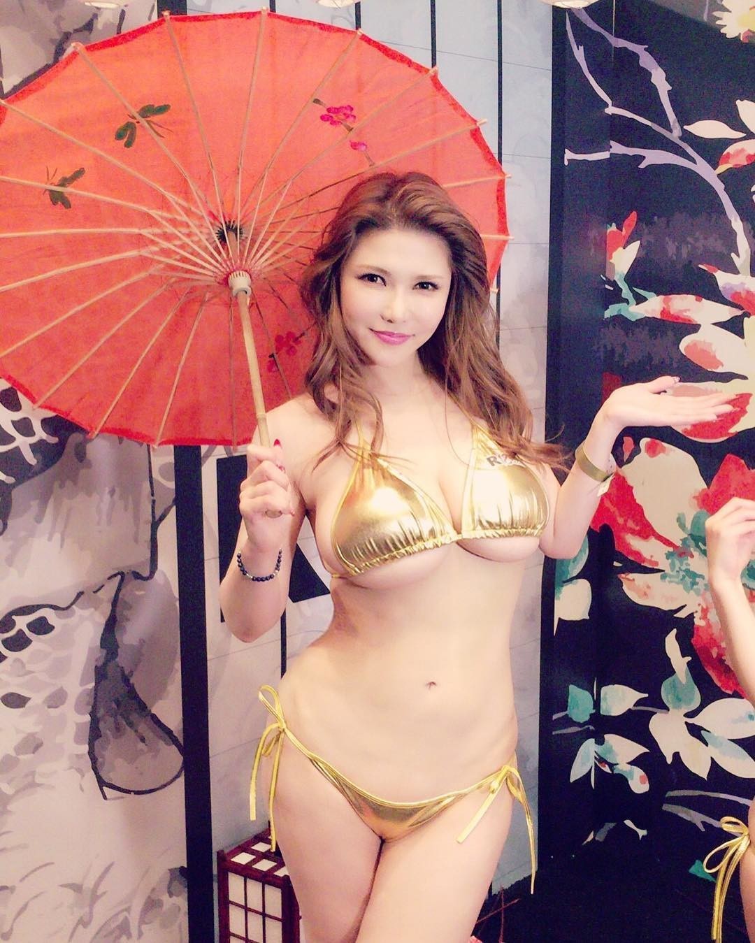 ANRI OKITA Big tits Asian Cleavage Goddess