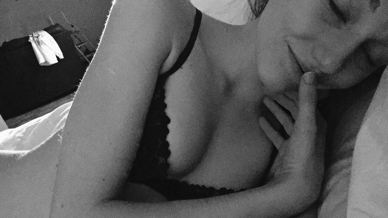 Canadian Blogger Babe Kayleh