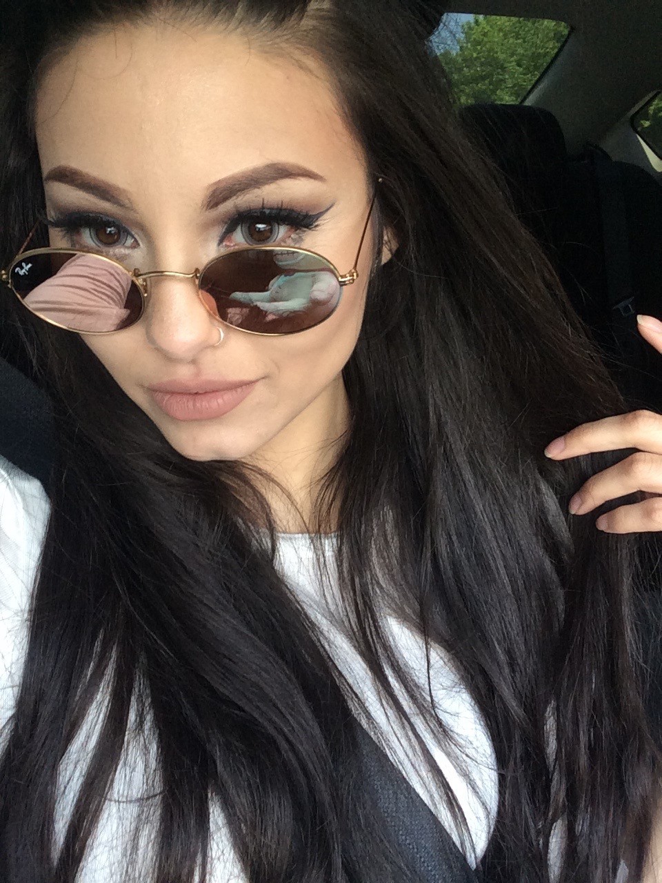 Sexy Brunette Fuckdoll