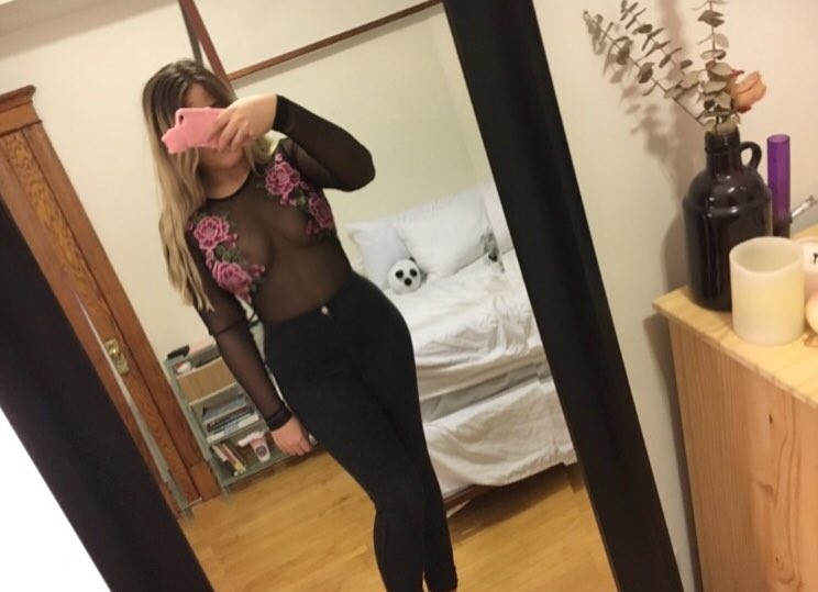 Kyra H Amazing Hot Selfies