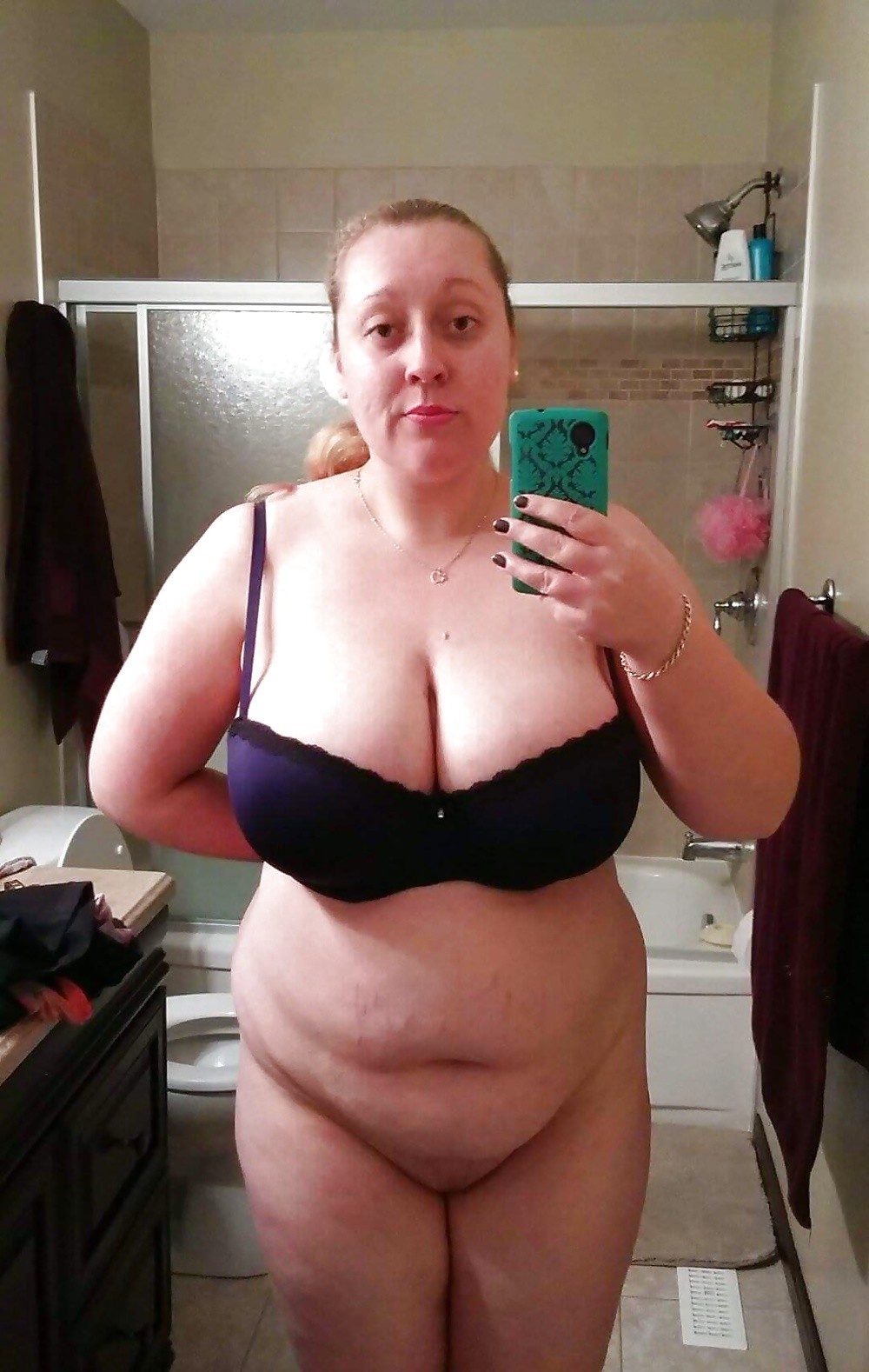 Marianne H Big Tit Selfie