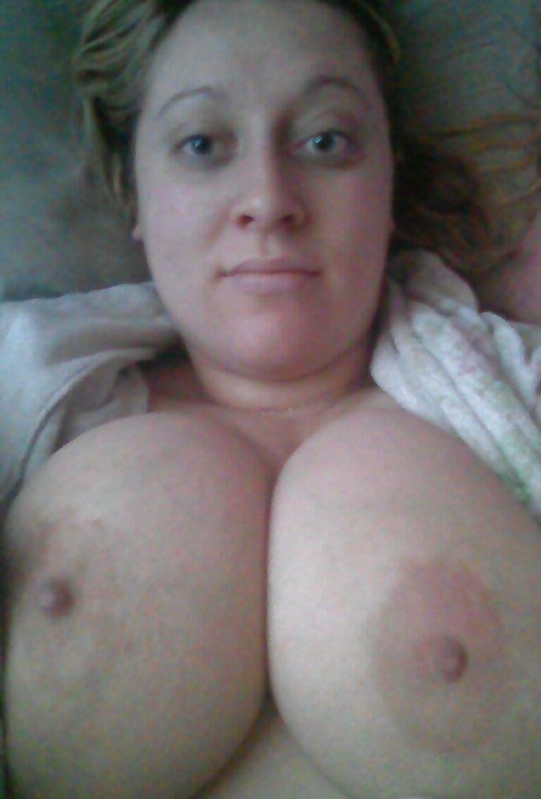 Marianne H Big Tit Selfie