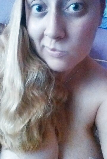 Marianne H Big Tit Selfie