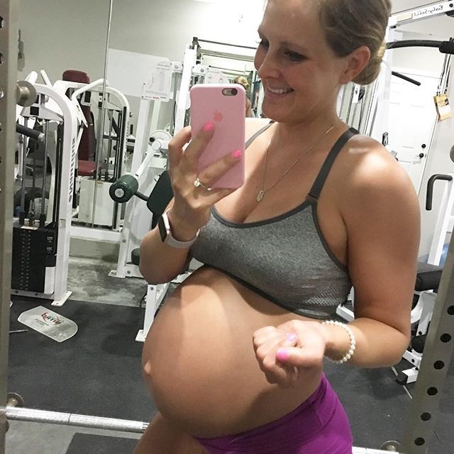 Fit Preggo MILF Kayleigh