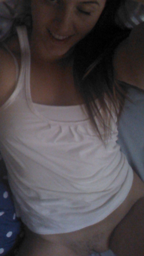 Kelly Gots An Hourglass Figure