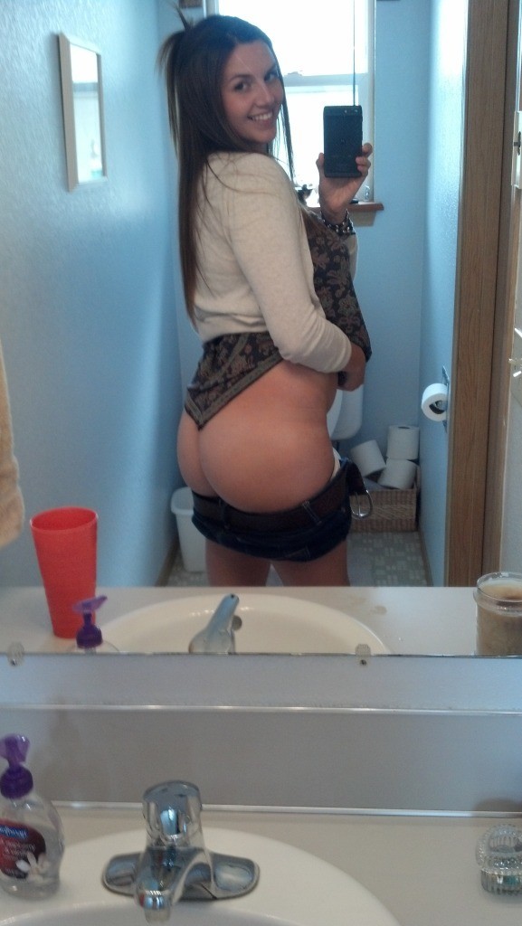 Kelly Gots An Hourglass Figure