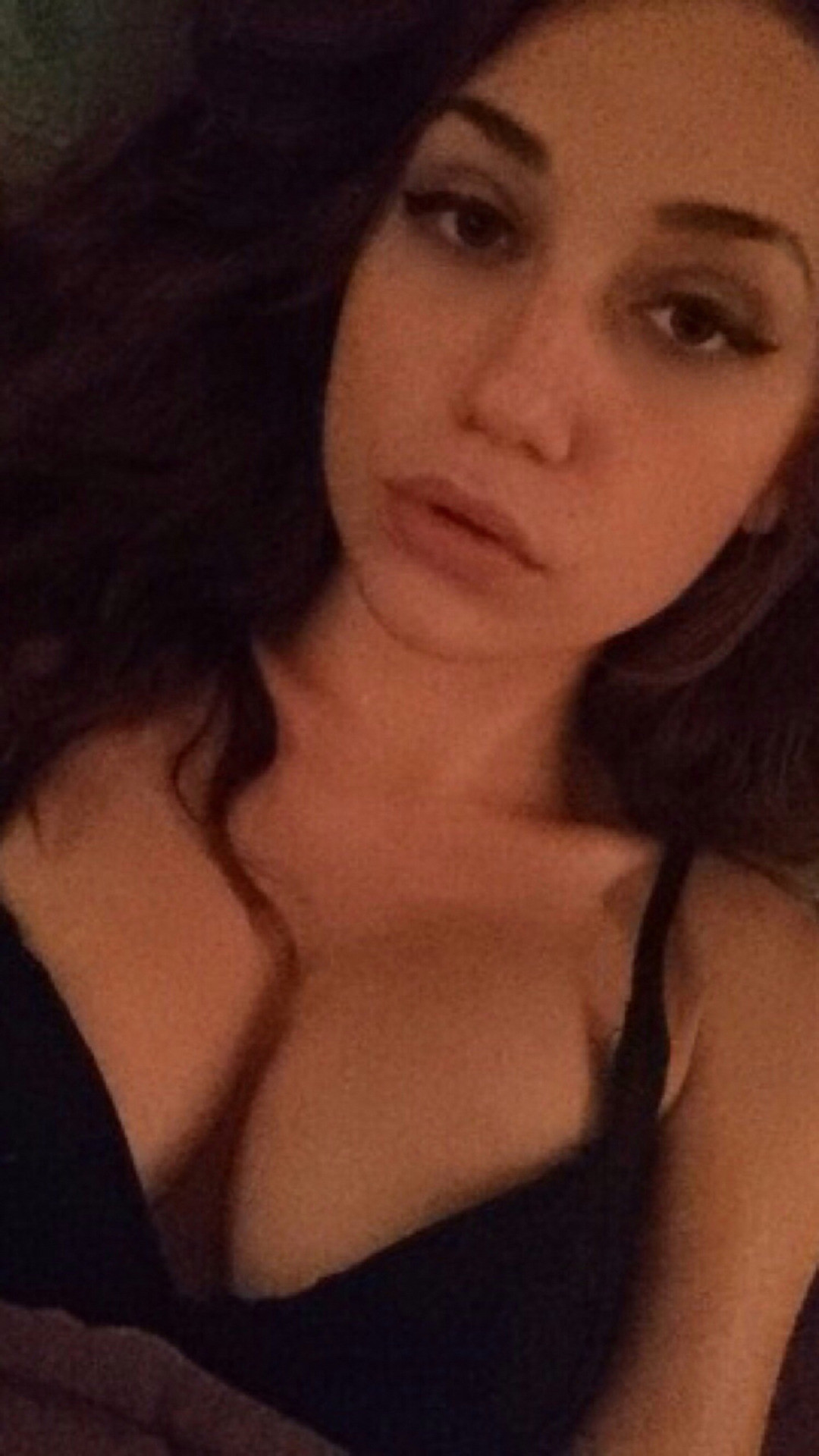 SqueezySyd Busty Selfie Beauty