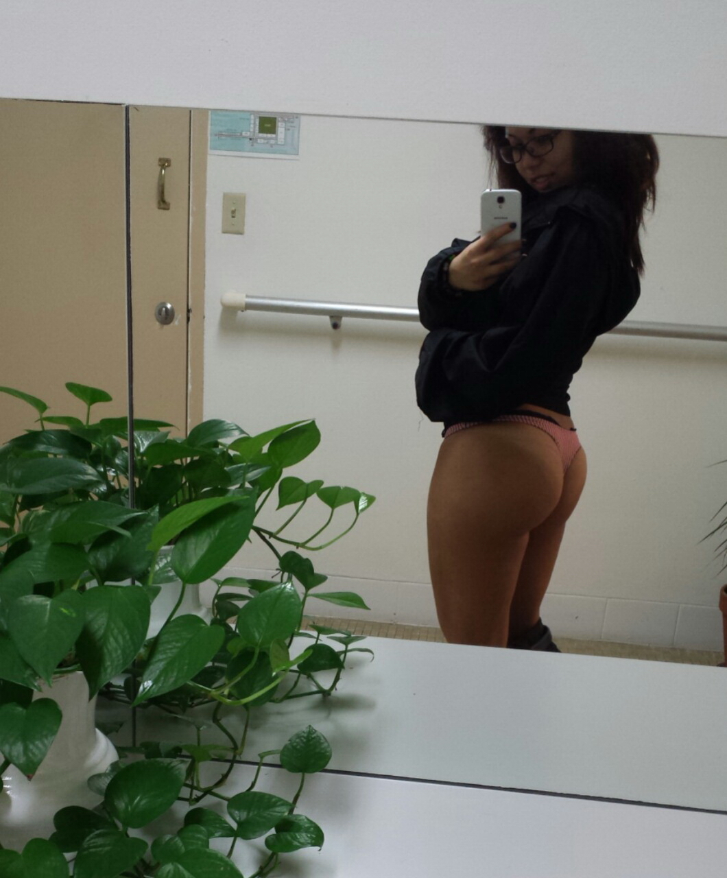 Big Booty Latina Selfie Yoga Girl