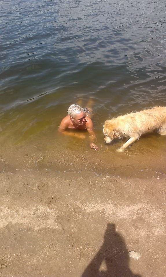 Short Hair Blonde MILF Selfies